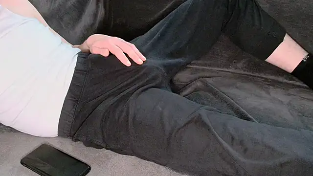 stivi0105 online show from 11-17-25, 12:00