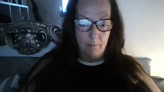 Snapshot of Tillieuk chatting on 05-31-26, 08:21 Tillieuk online show from 05-31-26, 08:21