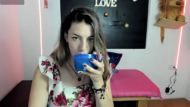 queen-natty online show from 12-24-24, 04:22