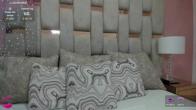 nicole fisherr online show from 11-16-25, 05:13