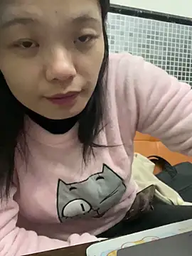 Snapshot of Bella0815 chatting on 11-26-25, 07:48 Bella0815 online show from 11-26-25, 07:48