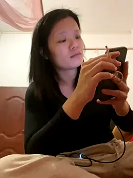 Snapshot of Bella0815 chatting on 12-01-25, 12:10 Bella0815 online show from 12-01-25, 12:10