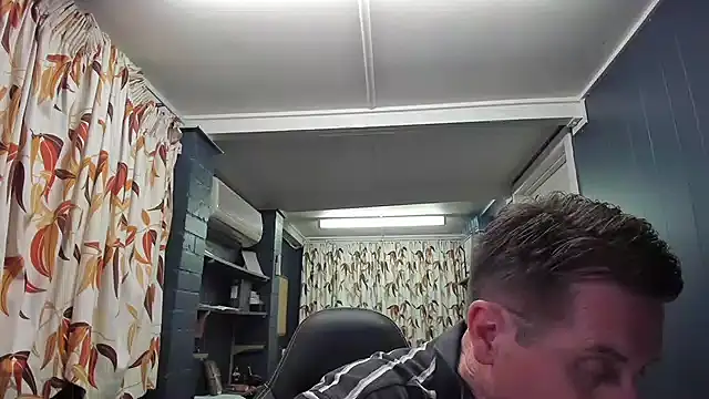 Snapshot of tilobinder chatting on 12-21-24, 04:03 tilobinder online show from 12-21-24, 04:03