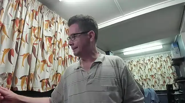 Snapshot of tilobinder chatting on 12-24-24, 02:44 tilobinder online show from 12-24-24, 02:44