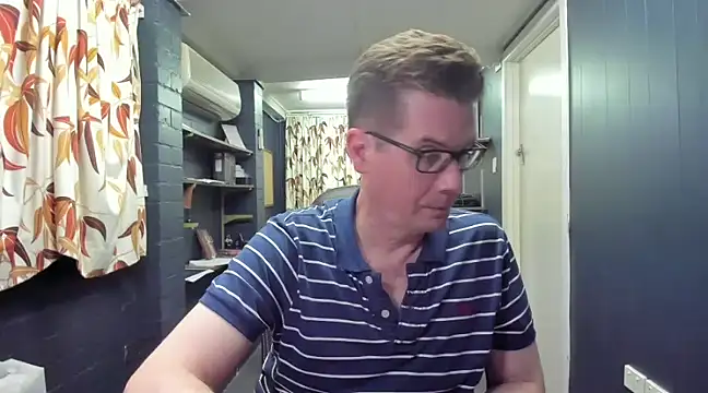 Snapshot of tilobinder chatting on 12-25-24, 04:00 tilobinder online show from 12-25-24, 04:00