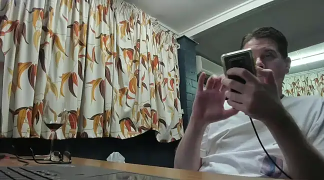 Snapshot of tilobinder chatting on 01-11-25, 02:25 tilobinder online show from 01-11-25, 02:25