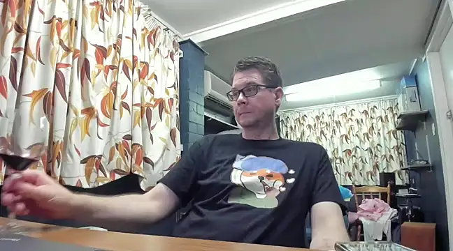 Snapshot of tilobinder chatting on 01-26-25, 12:43 tilobinder online show from 01-26-25, 12:43