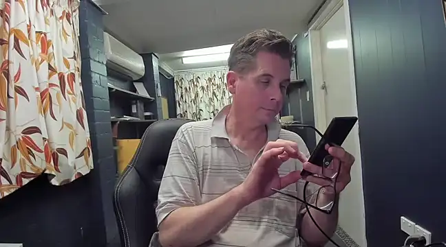 Snapshot of tilobinder chatting on 03-14-25, 04:09 tilobinder online show from 03-14-25, 04:09