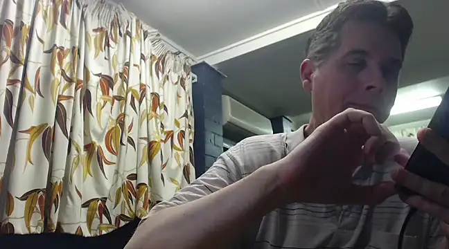 Snapshot of tilobinder chatting on 03-21-25, 12:06 tilobinder online show from 03-21-25, 12:06