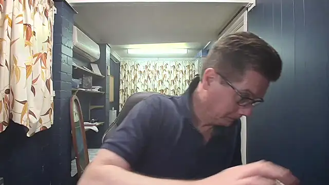 Snapshot of tilobinder chatting on 10-10-25, 01:54 tilobinder online show from 10-10-25, 01:54