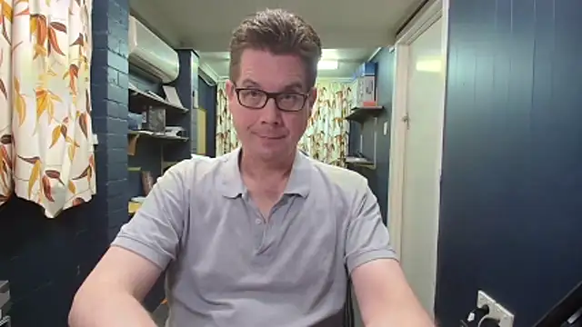 Snapshot of tilobinder chatting on 10-18-25, 01:56 tilobinder online show from 10-18-25, 01:56