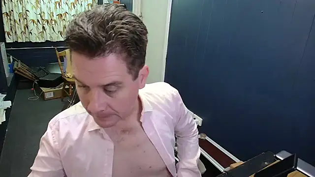 Snapshot of tilobinder chatting on 04-10-26, 01:49 tilobinder online show from 04-10-26, 01:49