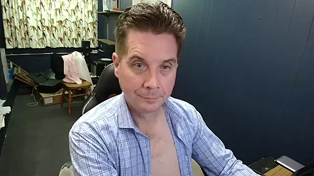 Snapshot of tilobinder chatting on 04-11-26, 04:00 tilobinder online show from 04-11-26, 04:00