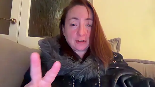 Snapshot of LouiseTswing chatting on 12-08-24, 10:36 LouiseTswing online show from 12-08-24, 10:36