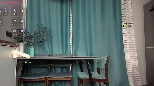 Snapshot of Your_dream_Alice chatting on 03-22-25, 05:41 Your dream Alice online show from 03-22-25, 05:41