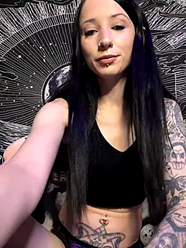 Snapshot of MissMidnightUK chatting on 12-14-25, 10:25 MissMidnightUK online show from 12-14-25, 10:25