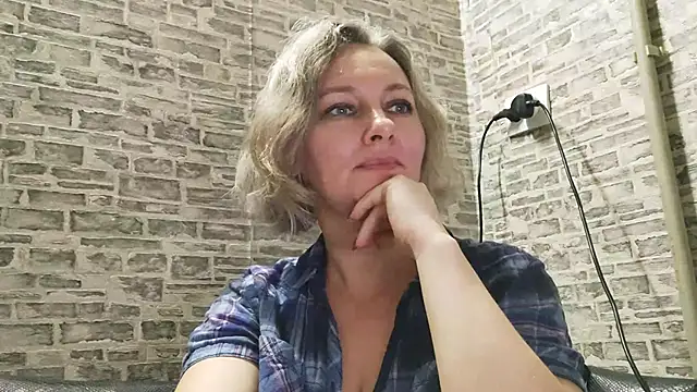 EdithManning online show from 01-14-25, 03:15