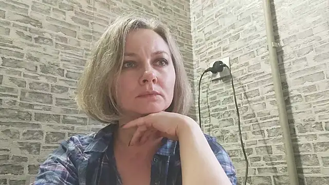 EdithManning online show from 01-20-25, 01:42