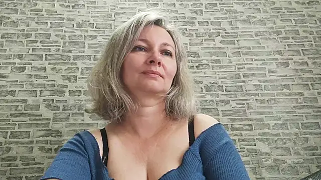 EdithManning online show from 09-18-25, 05:09