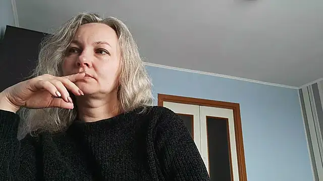 Snapshot of EdithManning chatting on 04-30-26, 05:14 EdithManning online show from 04-30-26, 05:14