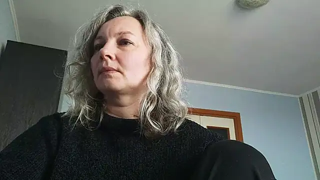 Snapshot of EdithManning chatting on 05-04-26, 05:14 EdithManning online show from 05-04-26, 05:14