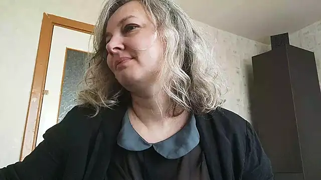 Snapshot of EdithManning chatting on 05-05-26, 05:26 EdithManning online show from 05-05-26, 05:26
