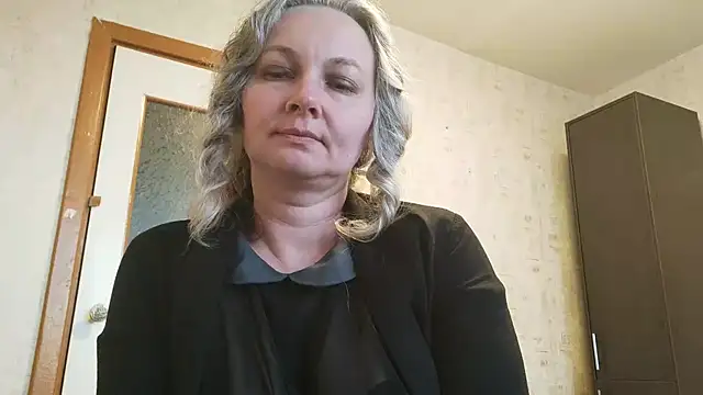 Snapshot of EdithManning chatting on 05-05-26, 05:32 EdithManning online show from 05-05-26, 05:32