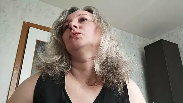 Snapshot of EdithManning chatting on 05-12-26, 07:05 EdithManning online show from 05-12-26, 07:05