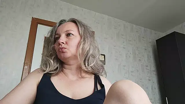 Snapshot of EdithManning chatting on 06-05-26, 06:52 EdithManning online show from 06-05-26, 06:52