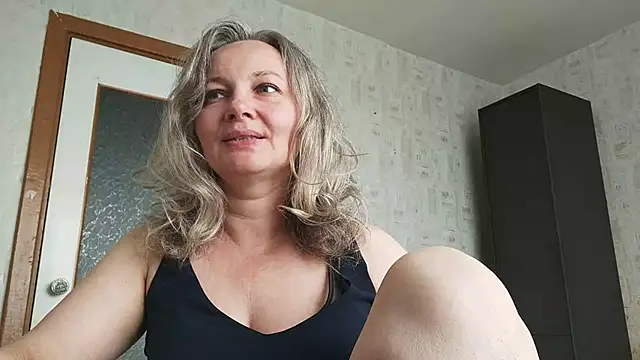 Snapshot of EdithManning chatting on 06-06-26, 05:12 EdithManning online show from 06-06-26, 05:12