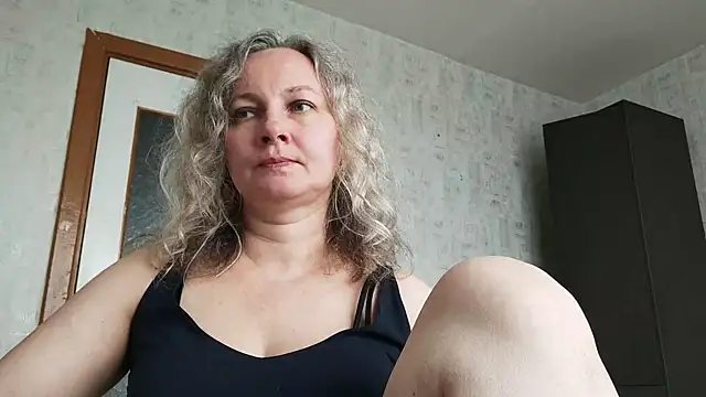 Snapshot of EdithManning chatting on 06-08-26, 06:58 EdithManning online show from 06-08-26, 06:58