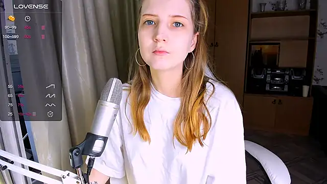 Snapshot of princessaalicc chatting on 11-30-25, 12:42 princessaalicc online show from 11-30-25, 12:42