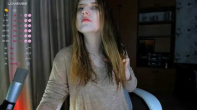 Snapshot of princessaalicc chatting on 12-15-25, 12:20 princessaalicc online show from 12-15-25, 12:20