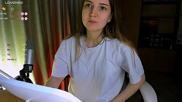 Snapshot of princessaalicc chatting on 12-17-25, 03:18 princessaalicc online show from 12-17-25, 03:18