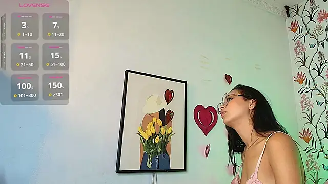 Snapshot of lucia_brown chatting on 02-15-25, 02:44 lucia brown online show from 02-15-25, 02:44