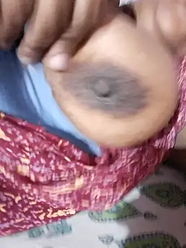 Snapshot of Hot-Anuska chatting on 02-20-25, 10:05 Hot-Anuska online show from 02-20-25, 10:05