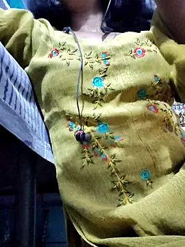 Snapshot of Hot-Anuska chatting on 09-10-25, 04:07 Hot-Anuska online show from 09-10-25, 04:07