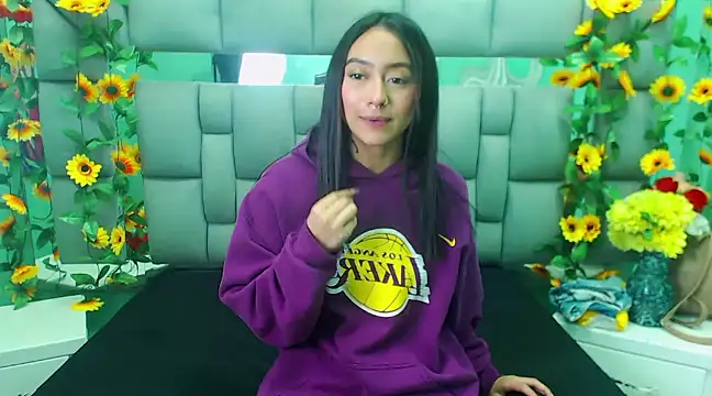 Snapshot of Miaa_Thopmson chatting on 03-18-25, 06:48 Miaa Thopmson online show from 03-18-25, 06:48