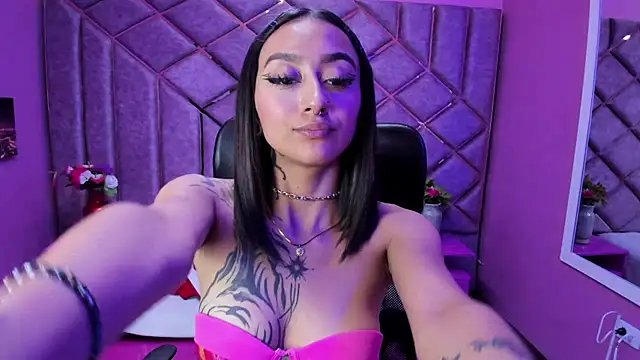 Snapshot of Miaa_Thopmson chatting on 09-23-25, 10:24 Miaa Thopmson online show from 09-23-25, 10:24