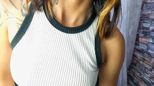 Snapshot of Miaa_Thopmson chatting on 11-08-25, 08:40 Miaa Thopmson online show from 11-08-25, 08:40