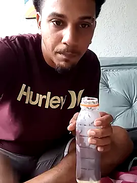 Snapshot of gugao666 chatting on 12-04-24, 07:01 gugao666 online show from 12-04-24, 07:01