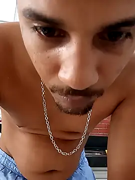 Snapshot of gugao666 chatting on 12-12-24, 01:28 gugao666 online show from 12-12-24, 01:28