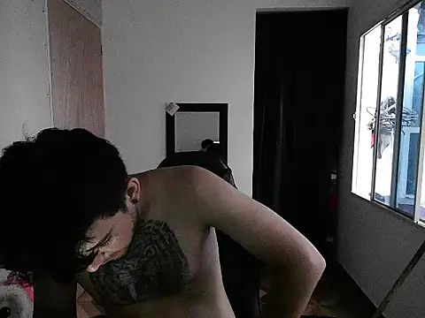 Snapshot of SeduxionDuo chatting on 11-06-25, 01:23 SeduxionDuo online show from 11-06-25, 01:23