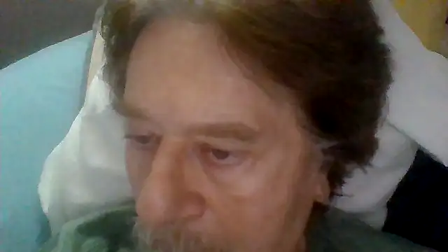 Snapshot of frankie7inch chatting on 05-18-26, 01:06 frankie7inch online show from 05-18-26, 01:06