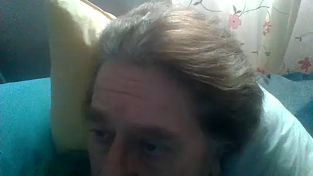 Snapshot of frankie7inch chatting on 05-19-26, 08:59 frankie7inch online show from 05-19-26, 08:59