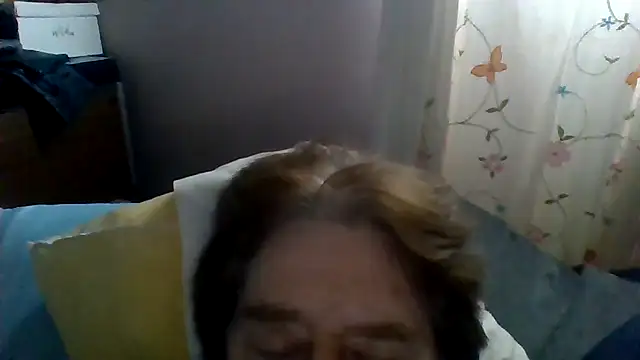 Snapshot of frankie7inch chatting on 05-26-26, 11:28 frankie7inch online show from 05-26-26, 11:28
