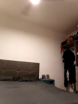 Snapshot of iDogrose21 chatting on 12-11-24, 07:57 iDogrose21 online show from 12-11-24, 07:57