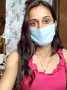 Snapshot of Oleevia chatting on 02-12-25, 09:10 Oleevia online show from 02-12-25, 09:10