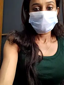 Snapshot of Oleevia chatting on 10-27-25, 08:07 Oleevia online show from 10-27-25, 08:07