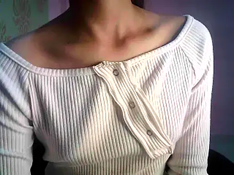 Snapshot of Chandani-Love chatting on 03-10-25, 10:34 Chandani-Love online show from 03-10-25, 10:34